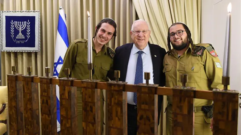 Rivlin with haredi soldiers