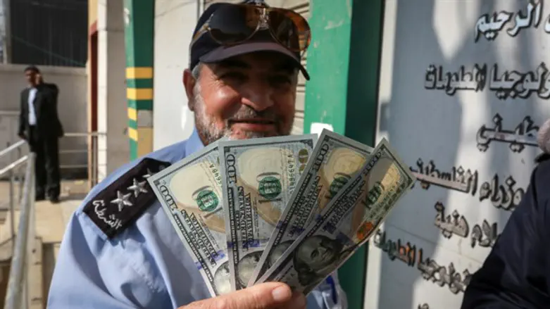 Hamas members receive salaries in Rafah in south Gaza