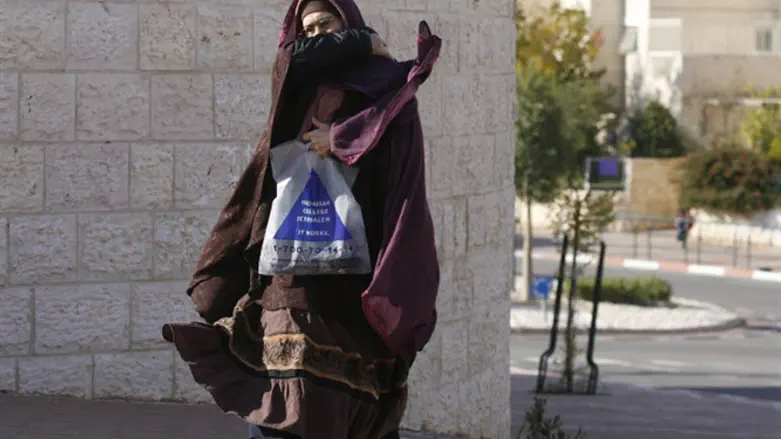 Member of 'Shawl Cult' (archive)