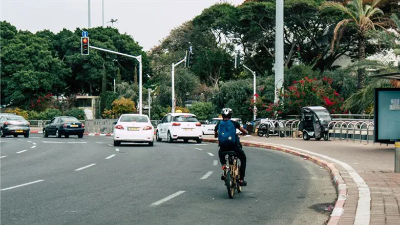 אופניים חשמליים הפכו לכלי תחבורה עיקרי