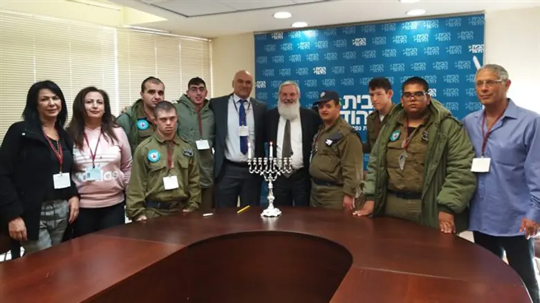 הדלקת נרות בכנסת