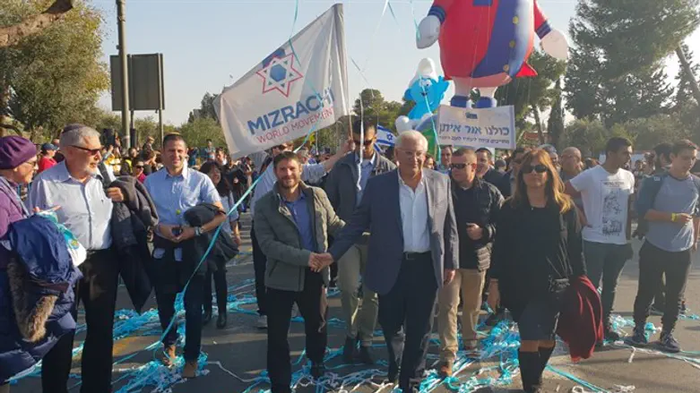 שגריר ארה"ב בישראל וח"כ סמוטריץ' בצעדת התפוצות