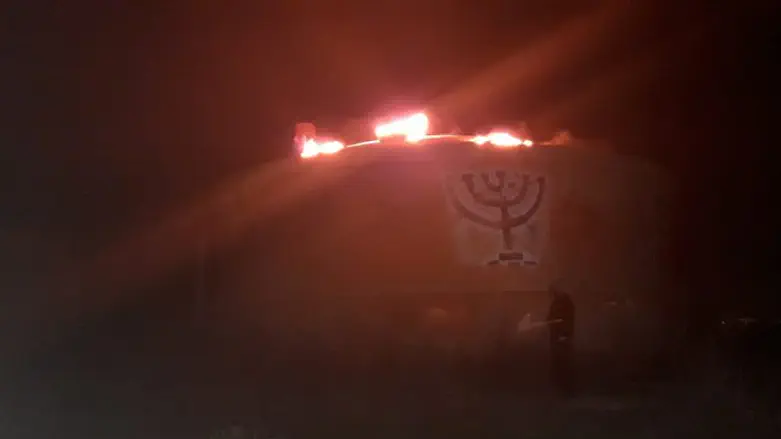 הדלקת הנרות על גג מגדל המים בחומש