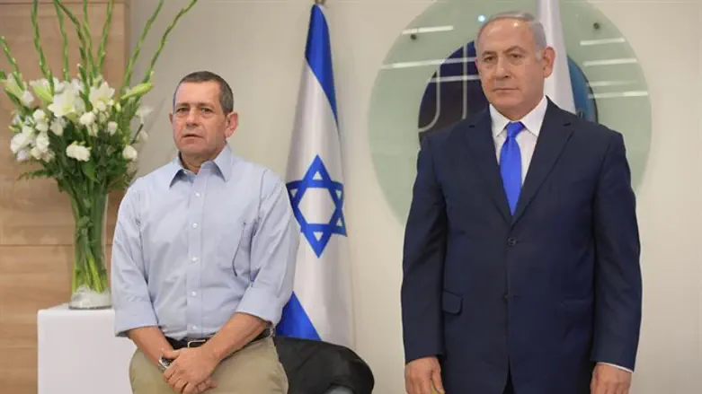 Премьер-министр и глава ШАБАК на церемонии награждения