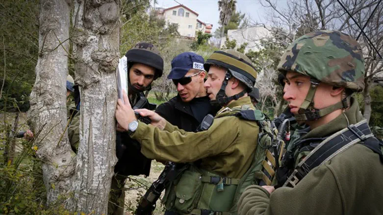 Israeli reserve soldiers in massive training drill in Efrat