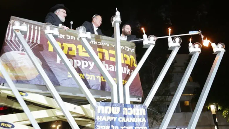 חולדאי בהדלקת הנרות בכיכר דיזינגוף