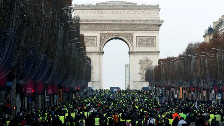 'Yellow Vest' protesters in Paris