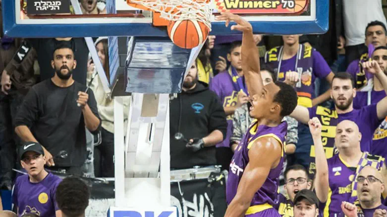 אטקינס הערב, הטביע את גודס וראשון