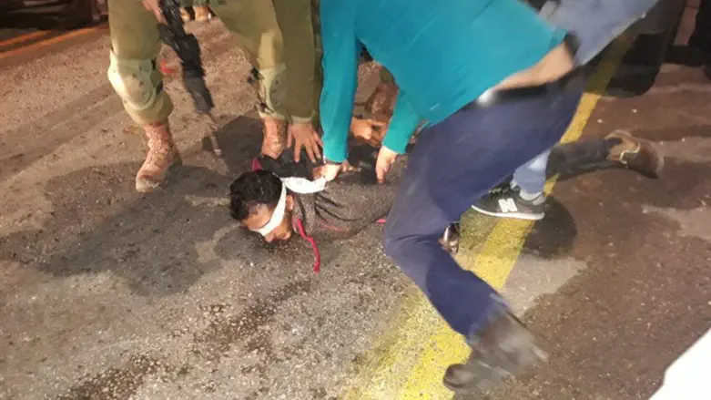 Поимка араба, пытавшегося наехать на охранника