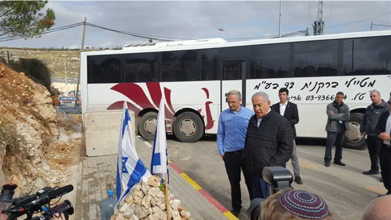 Netanyahu visits scene of Givat Assaf shooting
