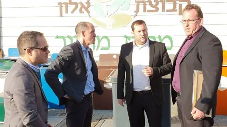 Shomron Council head Yossi Dagan (2nd rt) with Airbnb VP