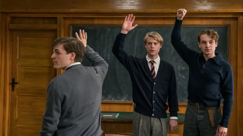 שתיקה רועמת