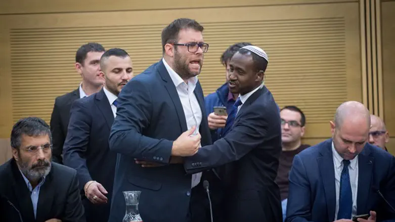 Орен Хазан в Комиссии по этике