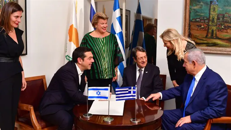 Биньямин Нетаньяху, Никос Анастасиадис, Алексис Ципрас и их жены 