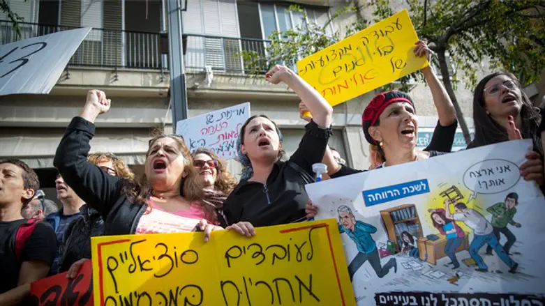 לשומר אסור להחזיק נשק או גז פלפל. מחאת העו"סים