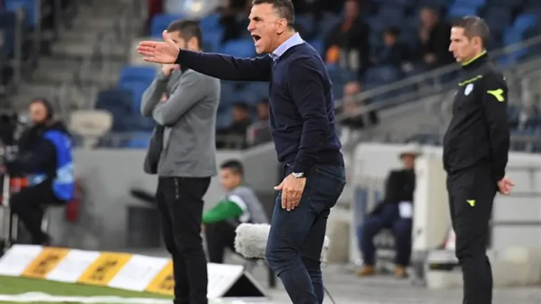 מרקו בלבול. פתח ברגל ימין