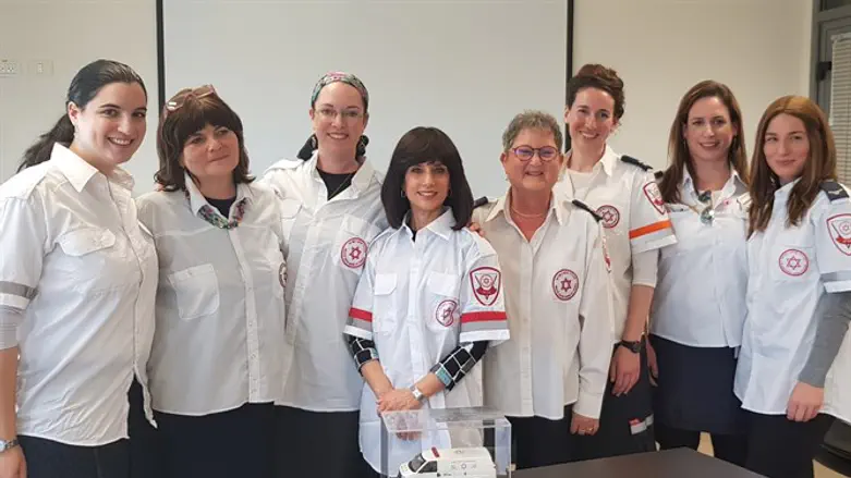 פרייר עם נשות מד"א