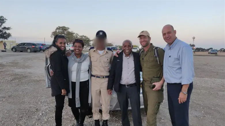 י' עם משפחתו