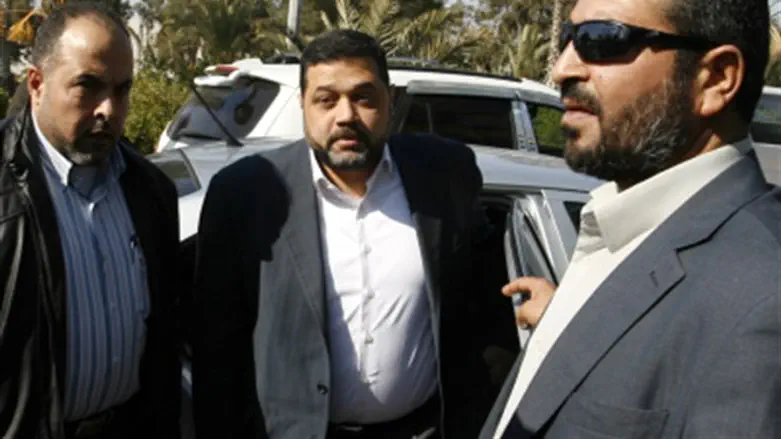 אוסאמא חמדאן בביקורו ברצועת עזה