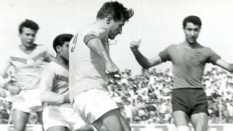 גלזר ז"ל בפעולה