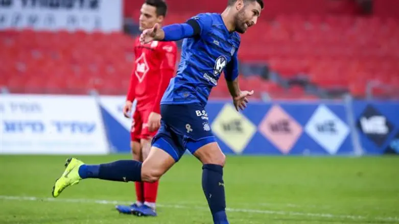 שכטר חוגג הערב עם סרט שחור