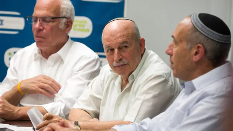 Jewish Home minister Uri Ariel (l), MK Nissan Slomiansky (c), MK Moti Yogev (r)
