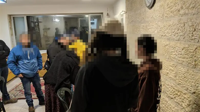 Friends of the arrested at the entrance to the hearing