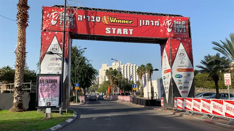 שער הזינוק במרתון טבריה