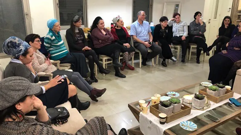 נציגות פורום הנשים במפגש עם ניר אורבך בשבוע שעבר