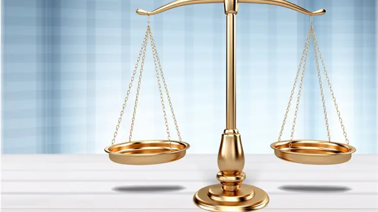 מאזניים, צדק