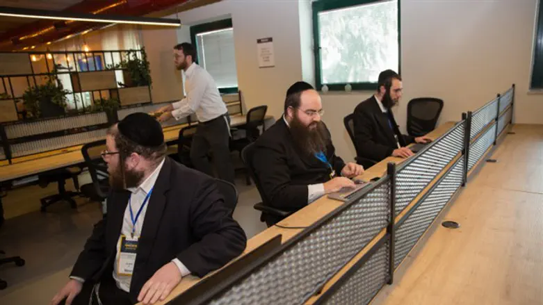Haredi men at Bizmax
