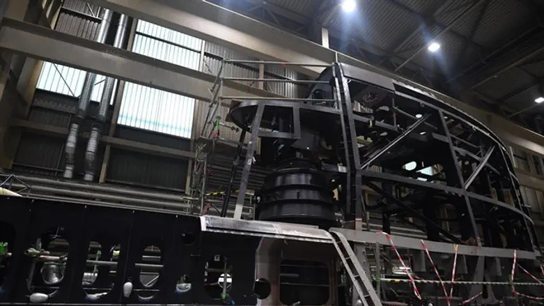 הצוללת במהלך בנייתה