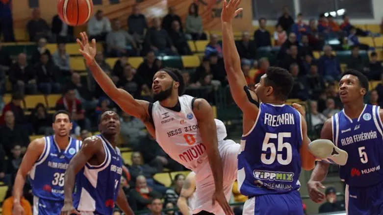 נס ציונה הערב. לא הצליחו לקלוע מול ההונגרים