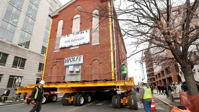 Adas Israel Synagogue moves