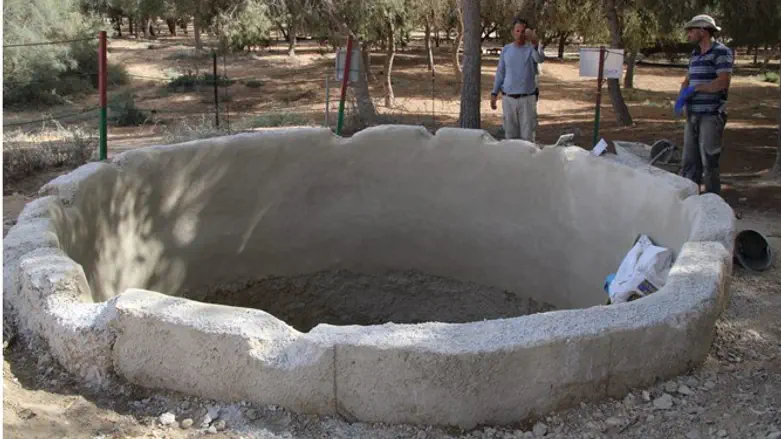 הבאר המשוקמת