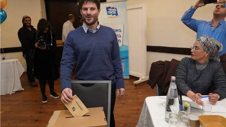 Smotrich casts vote