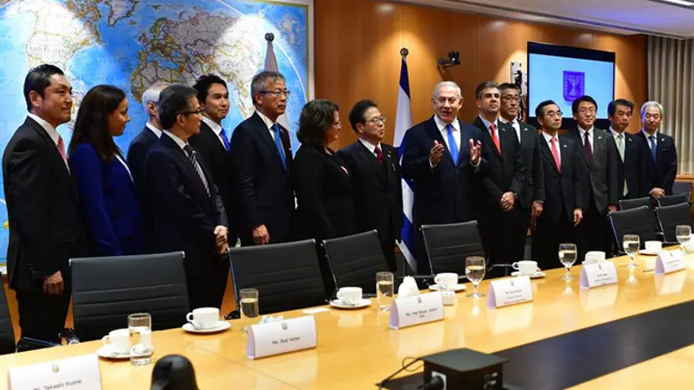 המפגש עם השר היפני