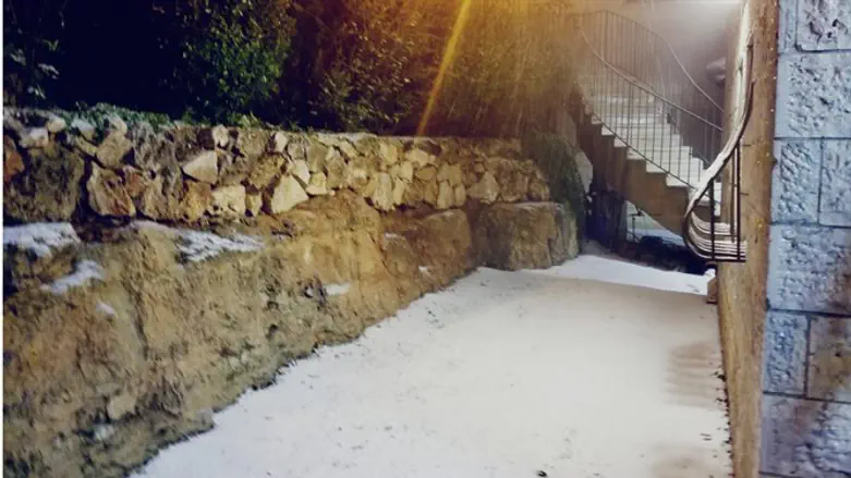 Снег в Неве-Даниэле