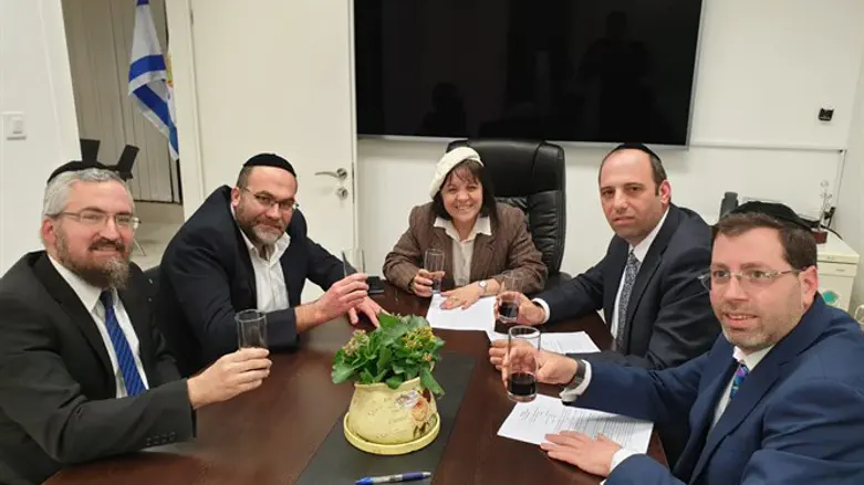 בלוך עם נציגי "דגל התורה"