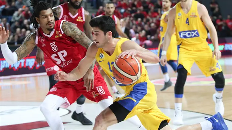 ג'ון דיברתולומיאו מול הפועל תל אביב