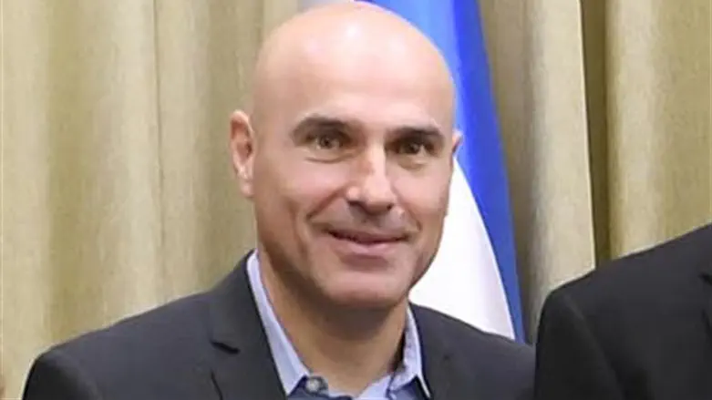 Эфи Наве