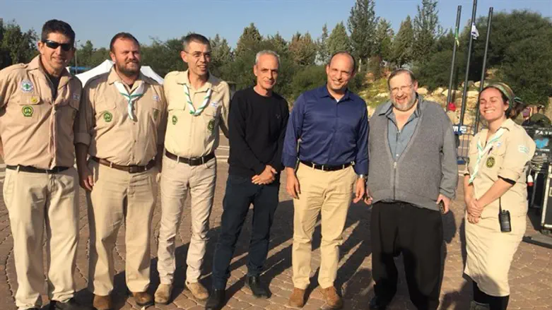 בנט בטקס. היום