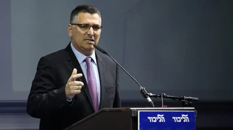גדעון סער