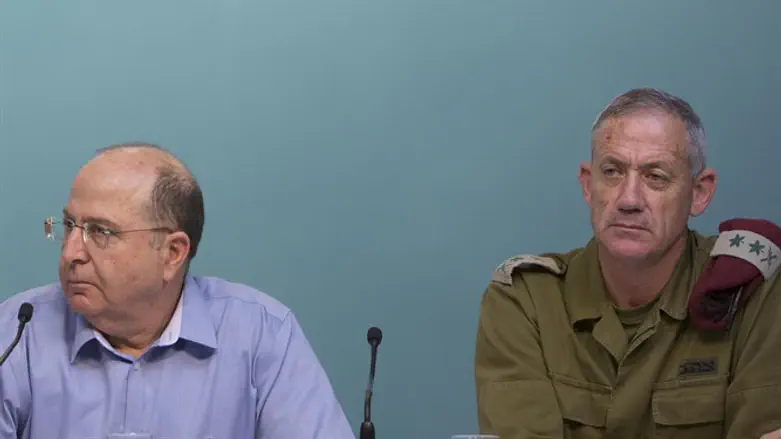 Gantz and Ya'alon (archive)