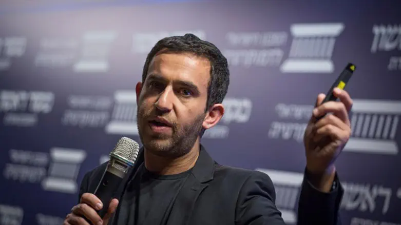 Акива Новик