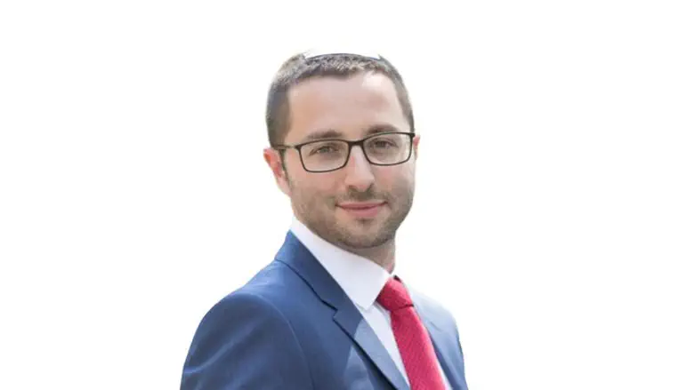 אחד נמרץ. יונתן דובוב