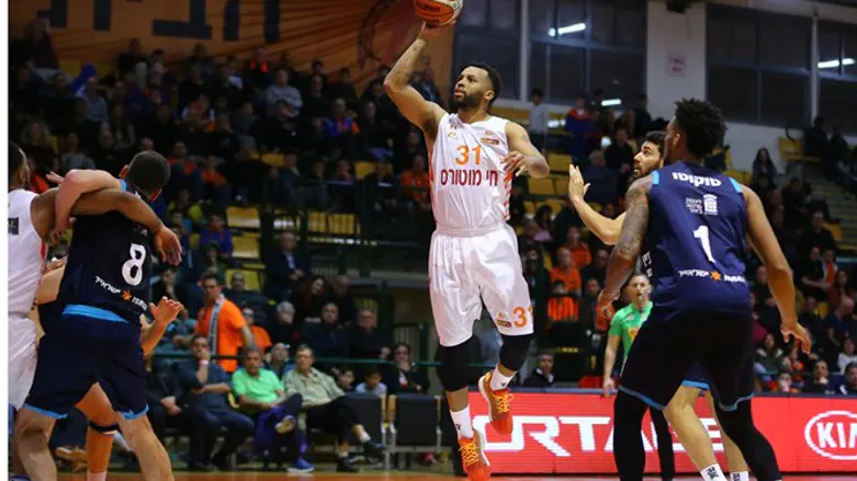 היסטוריה בלב המושבה הערב