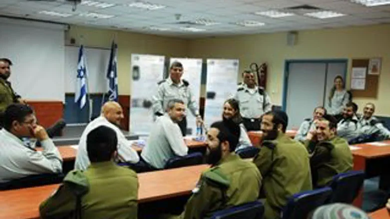 אשכנזי והבוגרים החרדים. היום