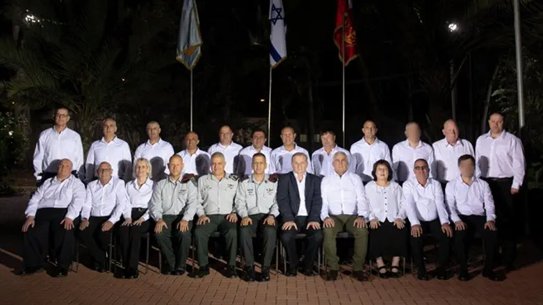 התפר שבין לובשי מדים לאזרחים