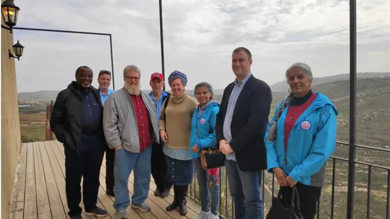 אלו קיס בביקור בבנימין